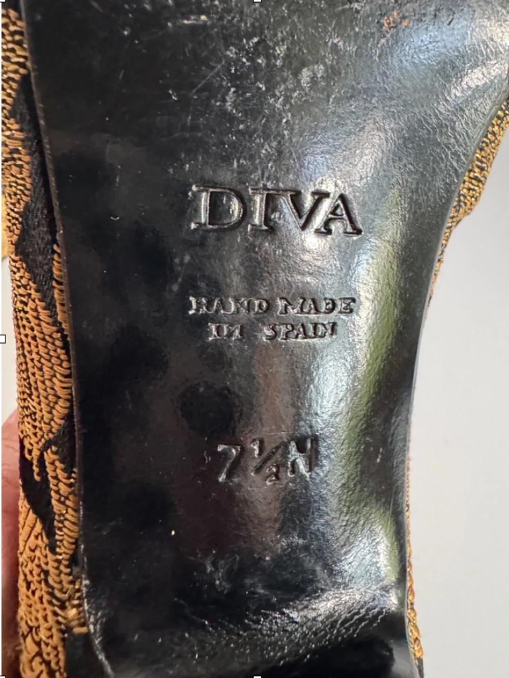 Diva by Nadine Levenson Vintage Formal Bow Block Heels in Gold and Black 7.5N
